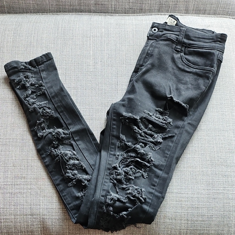 Distressed Black Jeans Skinny